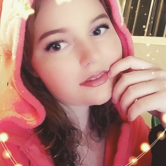 Meet your Posher, Meg!! - Picture 4 of 5